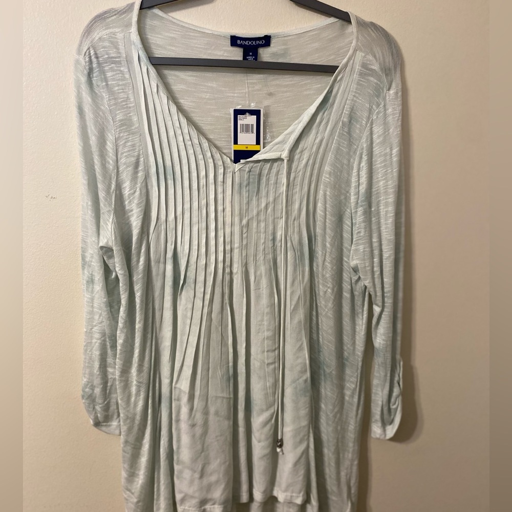 NWT Womens Bandolino Light Green Daniella Peasant Style Roll Tab Shirt Sz Medium